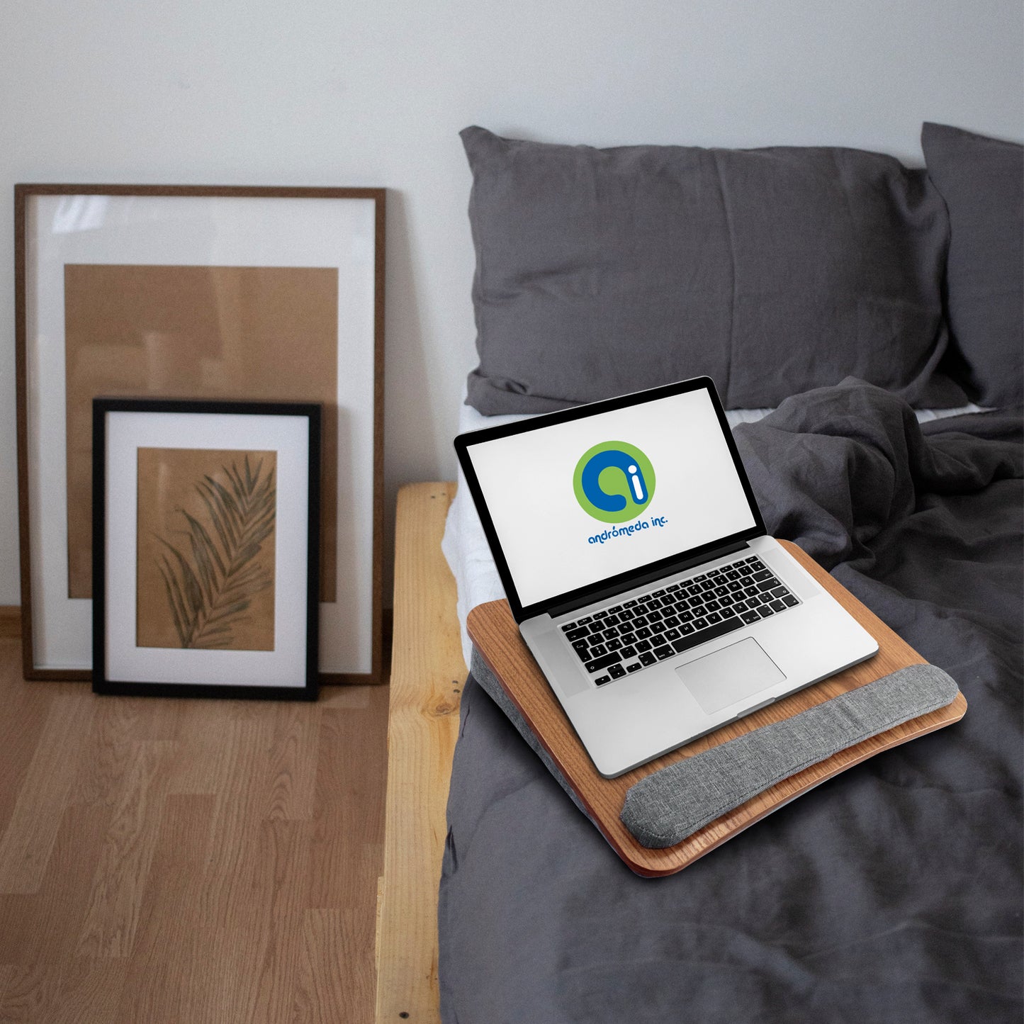 Mesa para laptop acojinada