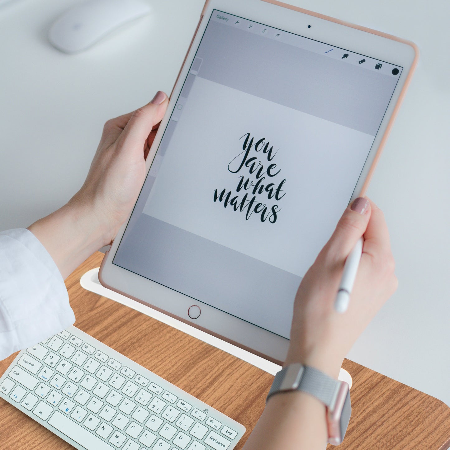 Mesa para laptop acojinada