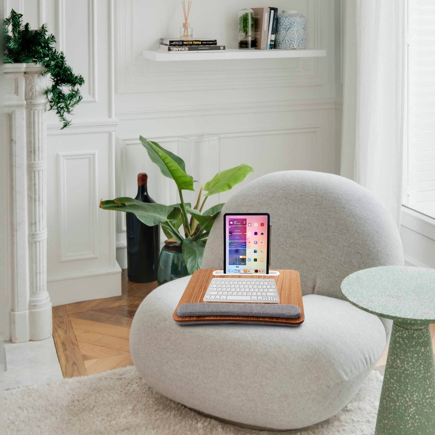 Mesa para laptop acojinada